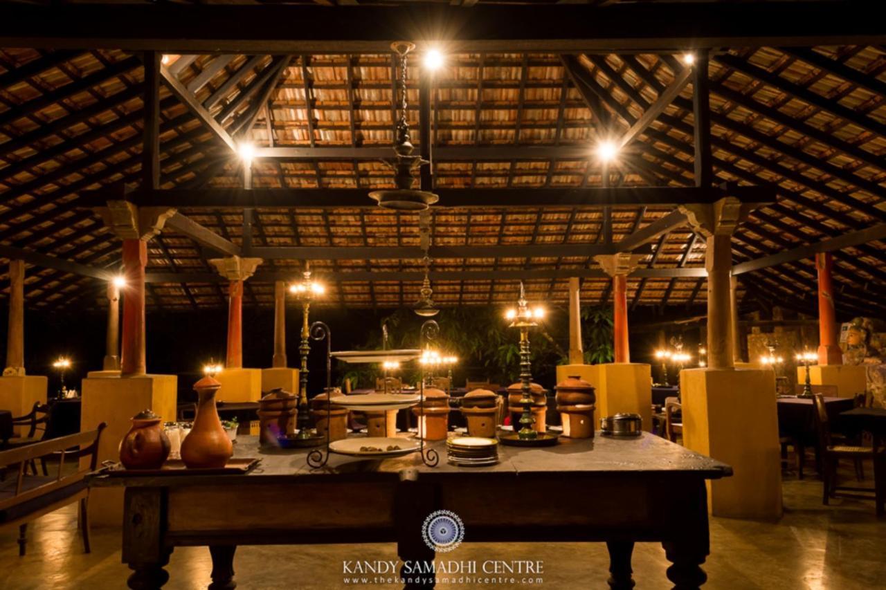 The Kandy Samadhicentre Narampanawa Buitenkant foto